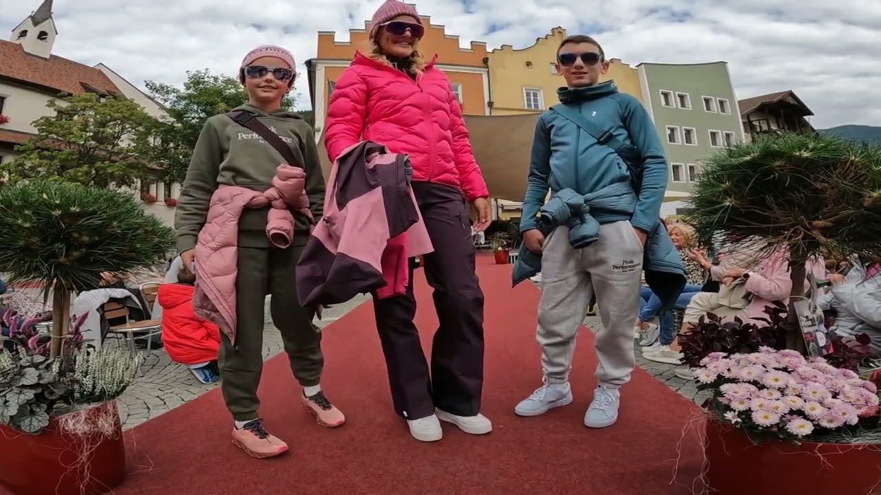 Sfilata di moda durante il tappeto rosso a Vipiteno sabato 21.09.2024
