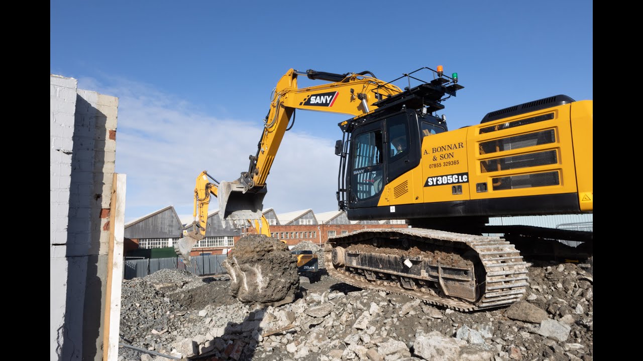 WATCH  NEW SANY SY 305 EXCAVATOR IN ACTION FOR A BONNAR AND SON IN BELFAST