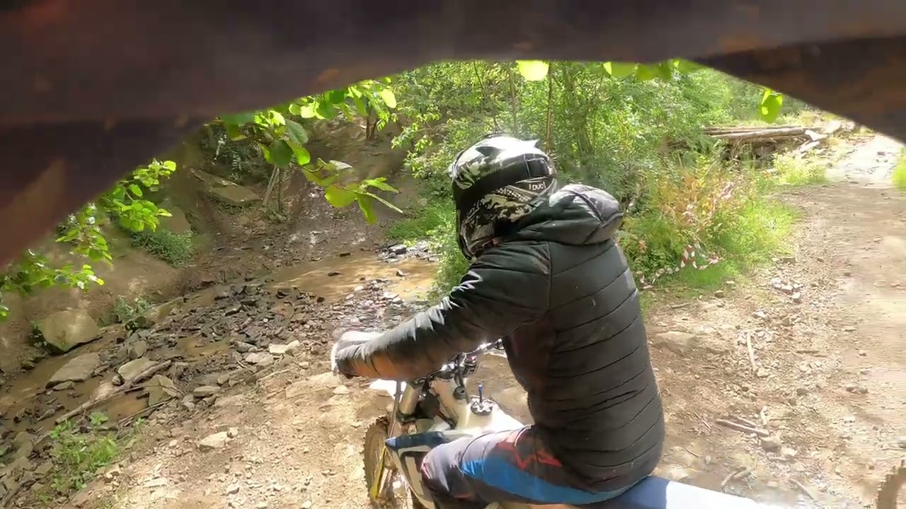Riding Off Road in England on KTM 300 EXC! Parkwood in Bradford - Enduro Loop June 2022 1 full lap