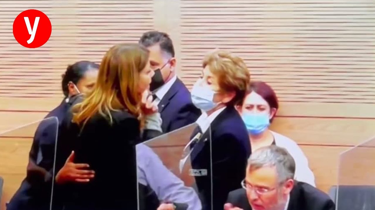 אורלי לוי אבקסיס מתעממת עם הסדרנית לאחר שהתבקשה לצאת מועדת הכספים