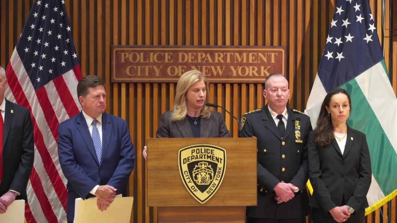 Commissioner Tisch, U.S. Attorney Clayton, and FBI ADIC Barnacle brief the media on an investigation