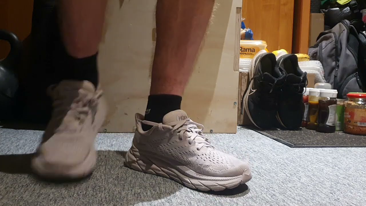 Hoka Clifton 8