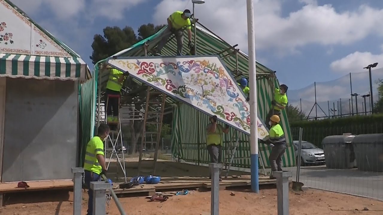 Empiezan los trabajos del desmontaje de la Feria de Abril de Sevilla