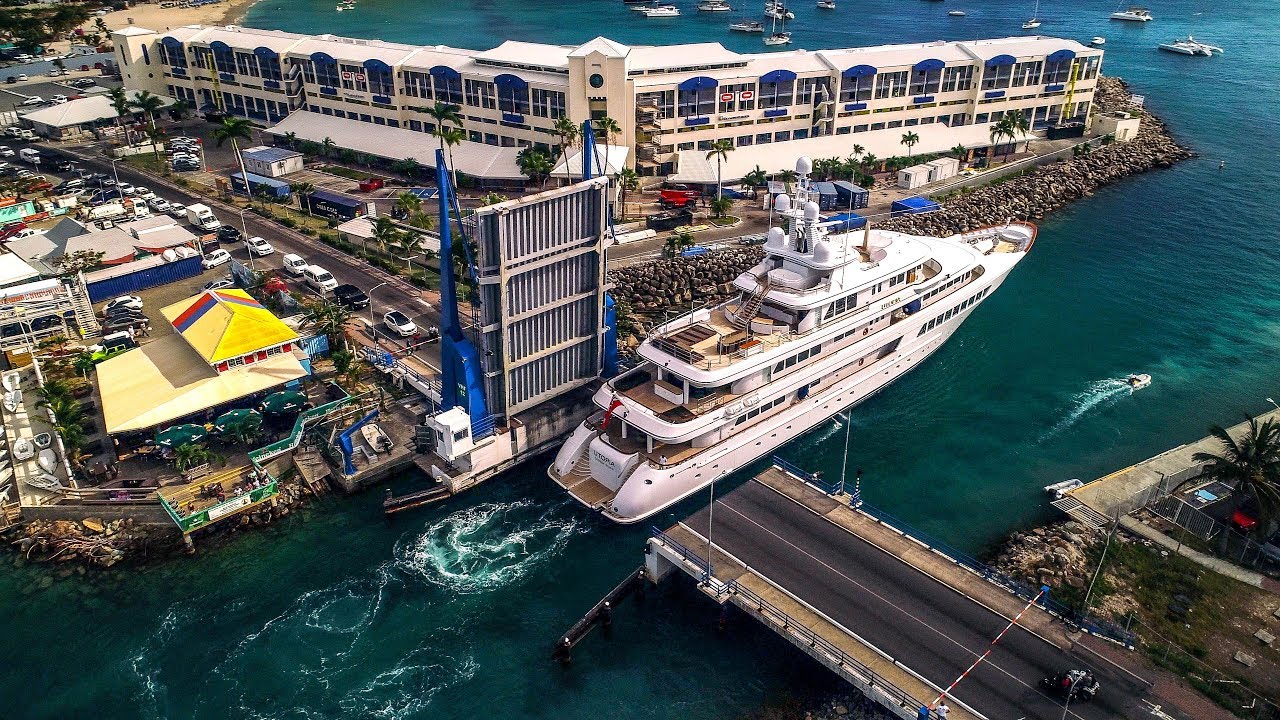 Super yacht 
