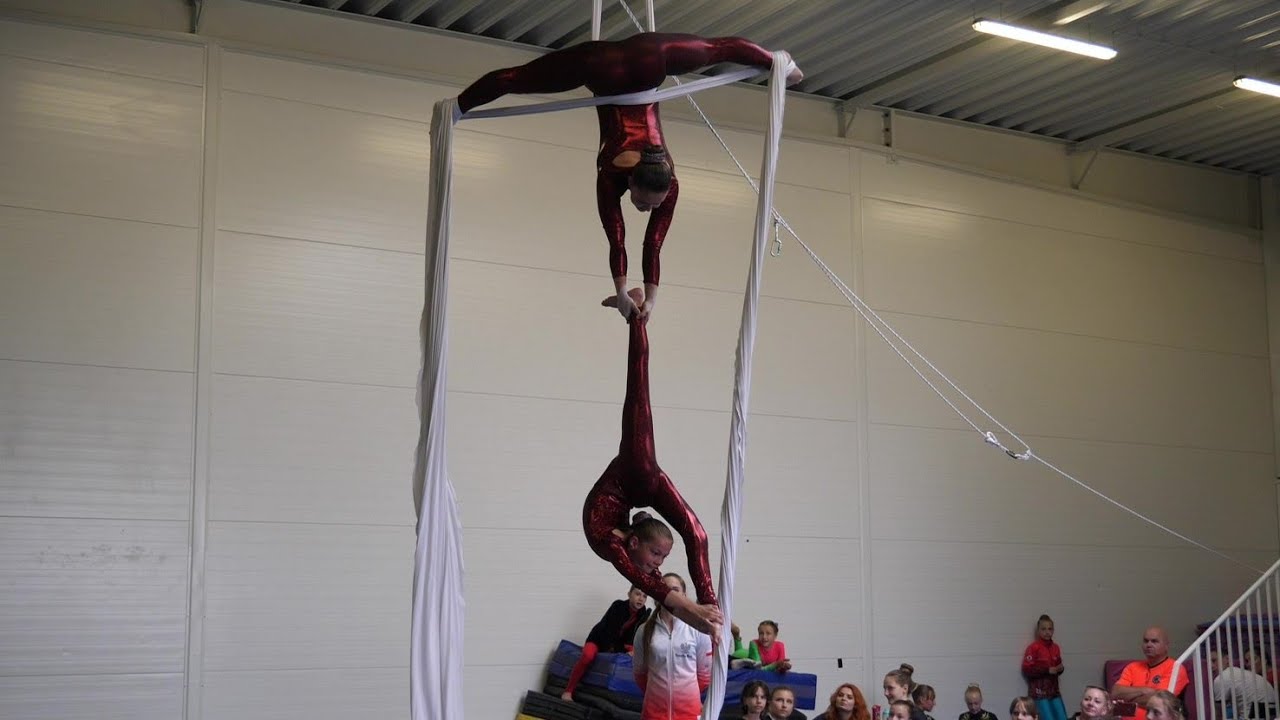 Laura Orawska i Adrianna Grzesiak- Aerial Silk Duo