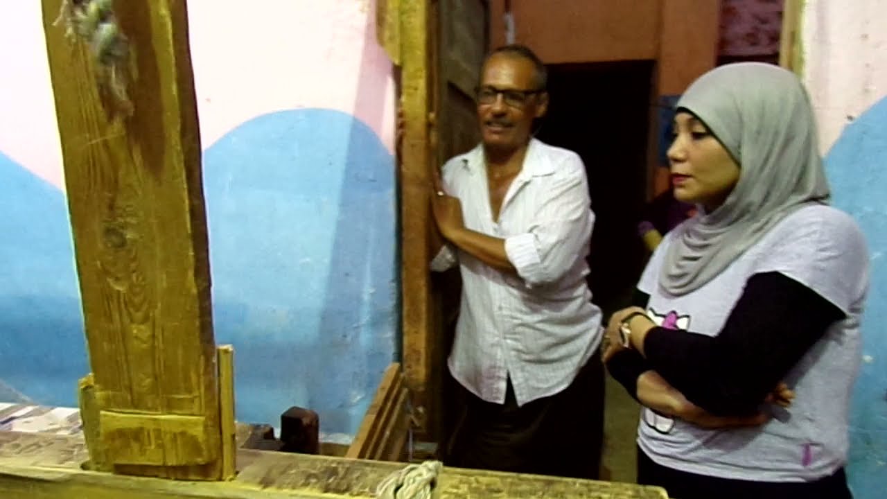 صناعة النول من داخل قرية النوالين في حي الكوثر بمحافظة سوهاج - نافذة على الجنوب - نهال الهلالي