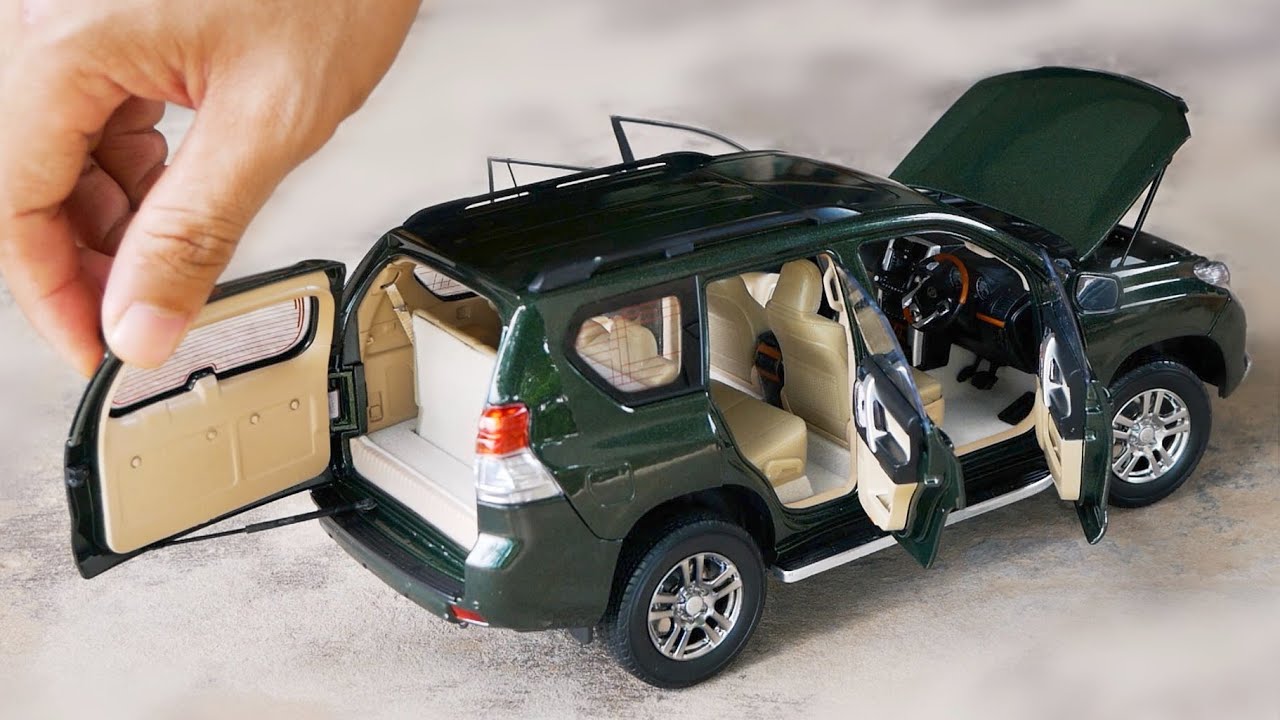 Toyota Land Cruiser Prado 1:18 Diecast Model Car | Bad Features
