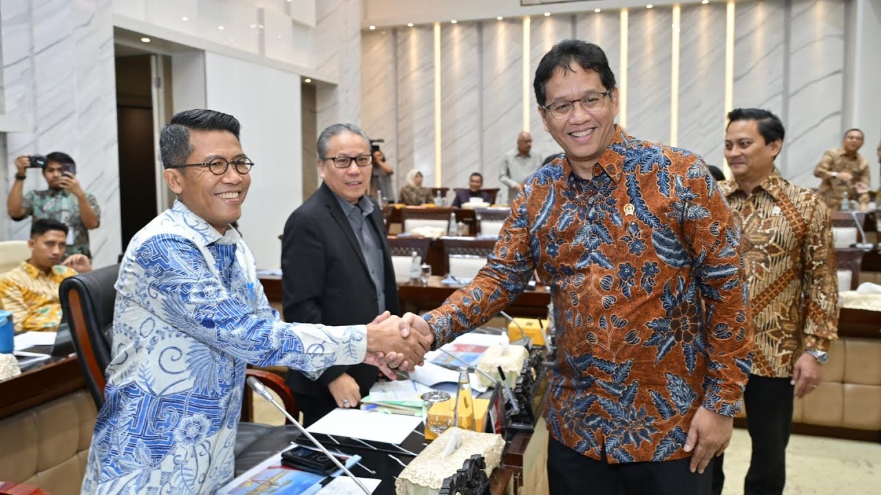 TUGAS LATSAR AGENDA II - VIDEO ROLE MODEL TOKOH BerAKHLAK - Dr. Purbaya Yudhi Sadewa (KELOMPOK 3B) 