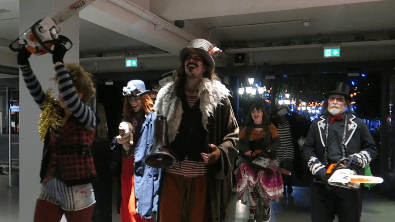 Walibi Holland Halloween Fright Nights - Scarezone: uitgang eindscare met kettingzagen - 09/10/2022