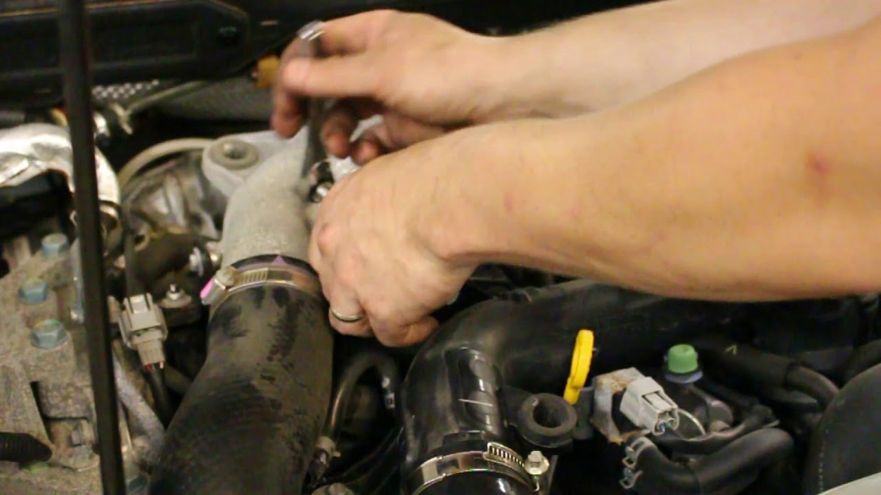 Nissan Juke: инструкция по замене перепускного клапана (клапана сброса давления)