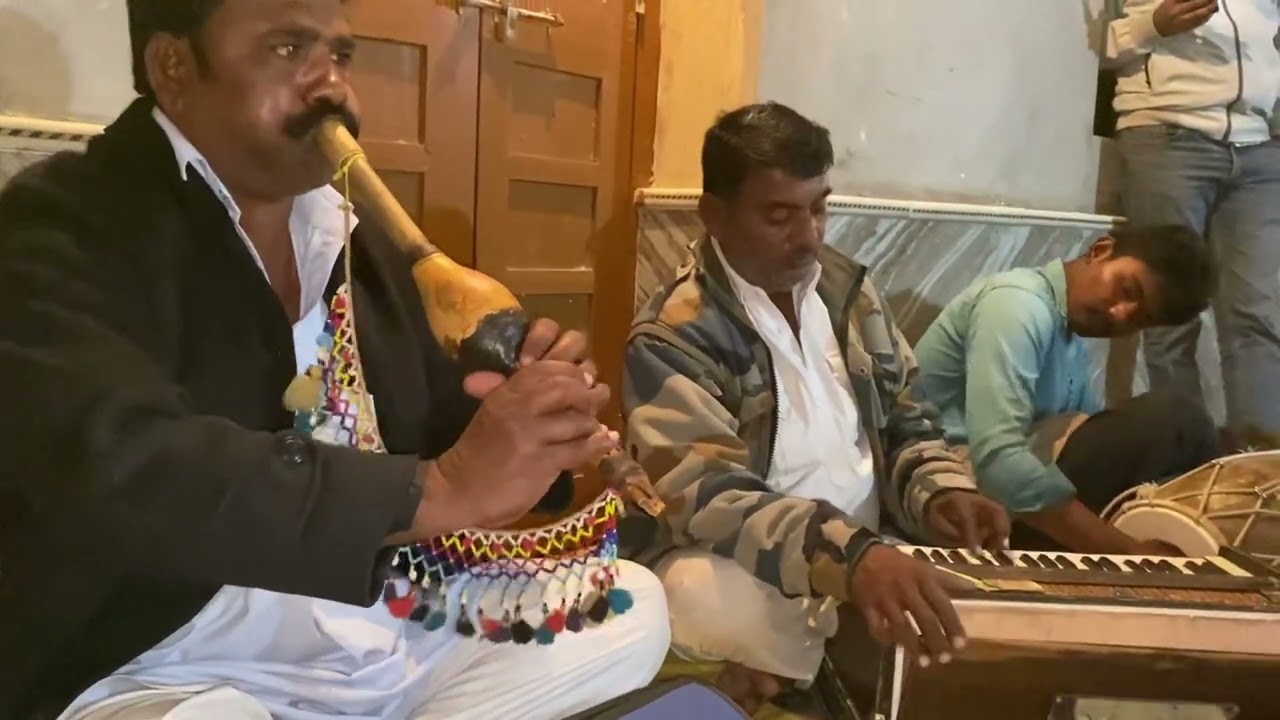 एक बार जरूर सुने पुरानी परम्परा के गाने ओर ध्यान से गाने को पहचान कर हमें कॉमेंट में बताए