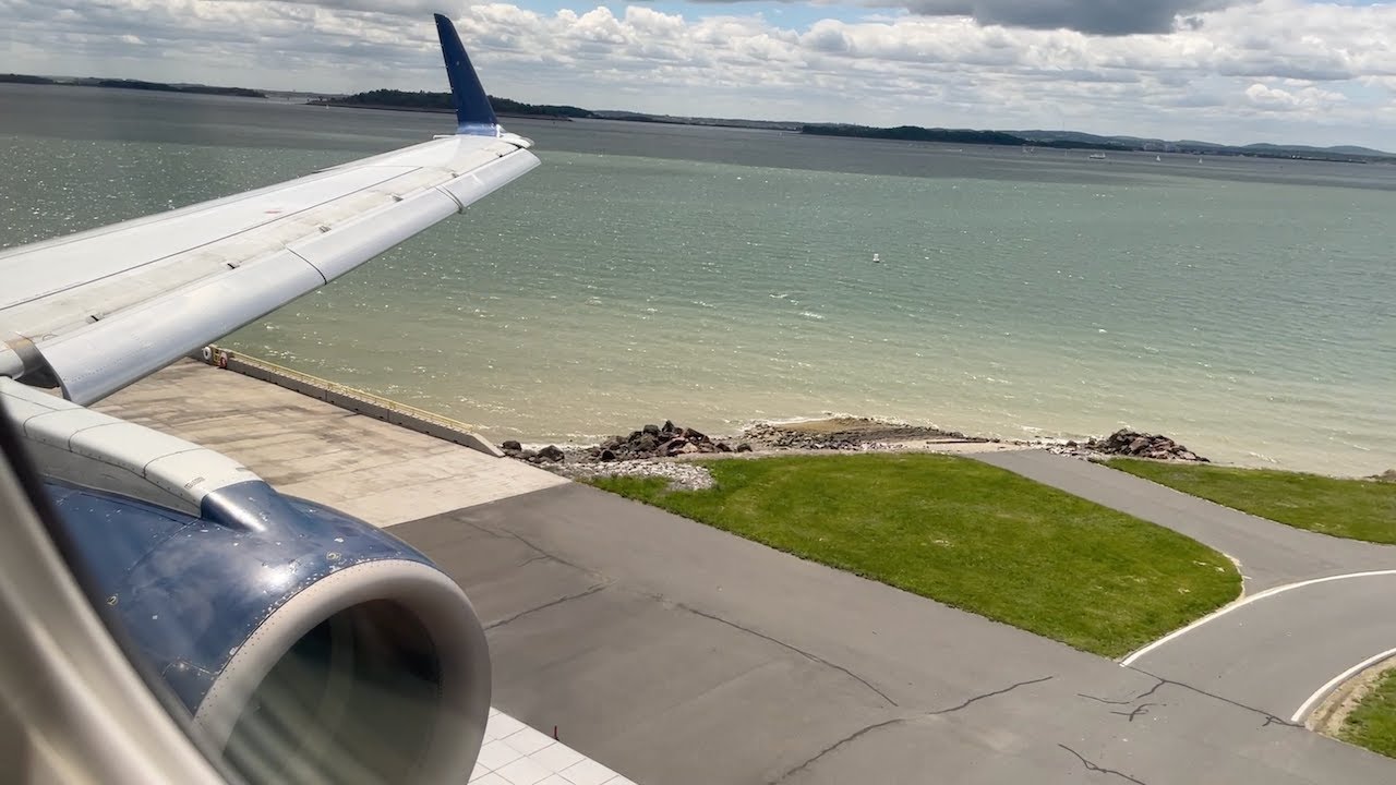 Delta Connection (Republic Airways) Embraer 175 Landing at Boston Logan International Airport