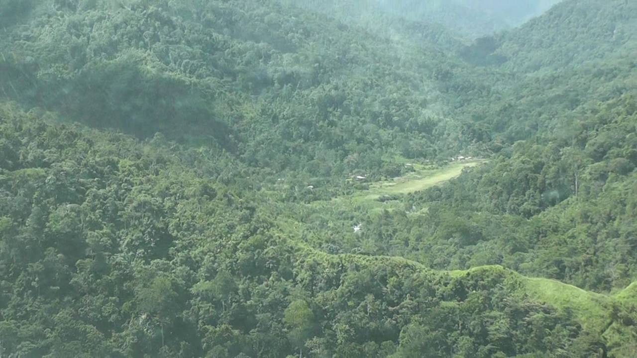 Airstrip landing Papua New Guinea