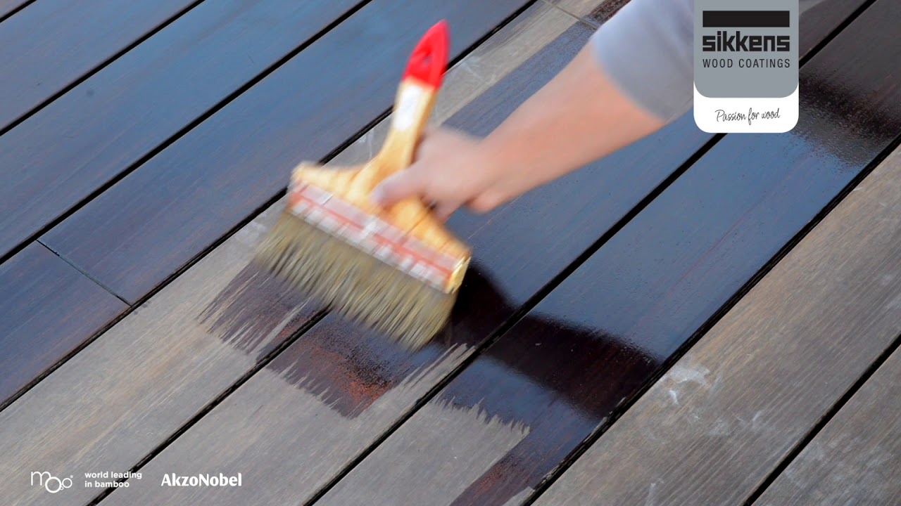 Moso Bamboo X-treme decking maintenance with Sikkens Cetol WF771