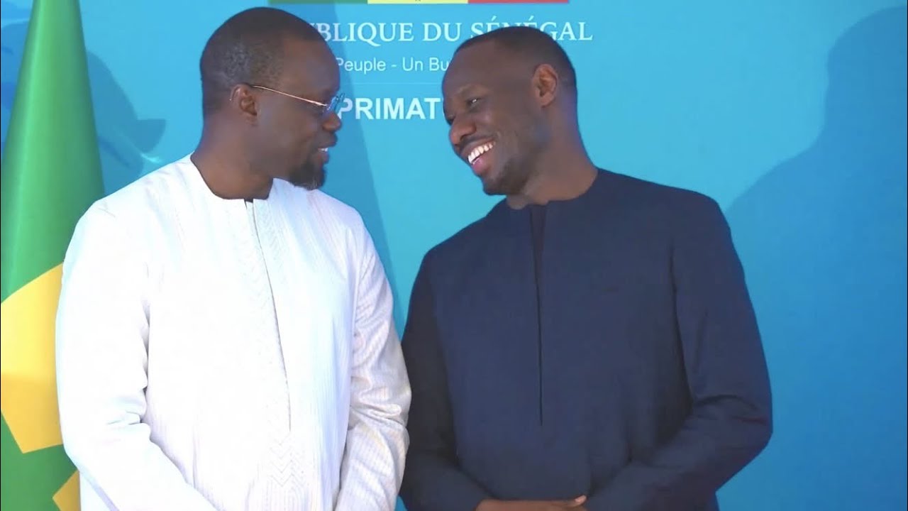 URGENT : Présentation du trophée de la CAN au Premier ministre