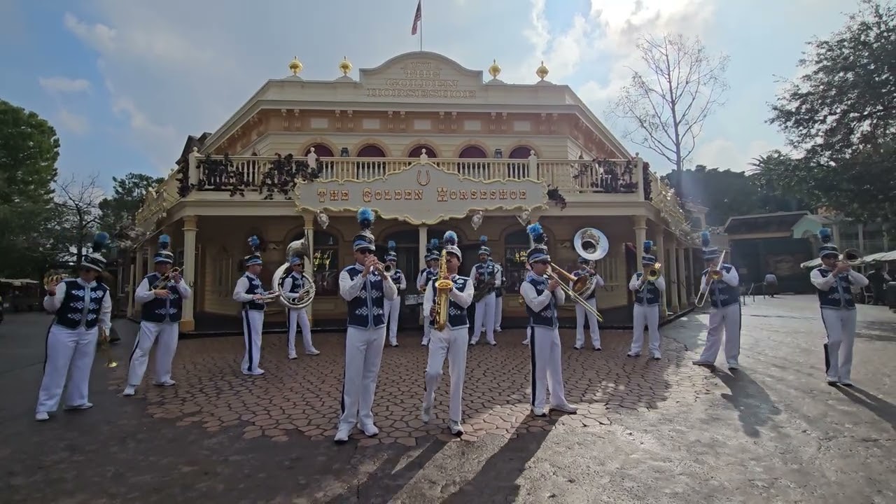Disneyland Band#Toy Story#celebratehappy #tianasbayouadventure #wedonttalkaboutbruno 
