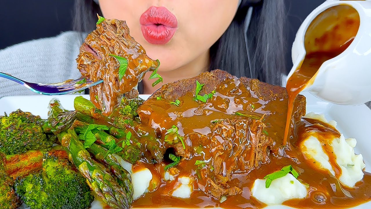 ASMR ROAST DINNER WITH GRAVY, MASHED POTATOES & ROASTED VEGGIES (EATING SOUNDS) MUKBANG | ASMR PHAN