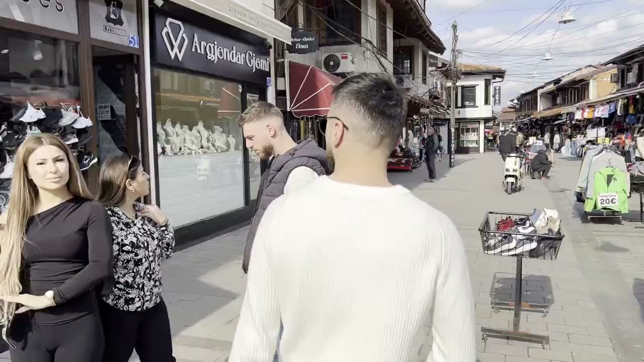Pec Uska ulica R Kosovo Pejë, Republika e Kosovës   qendër tregtare