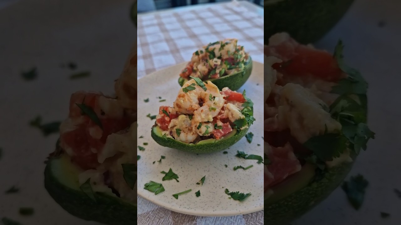 Shrimp stuffed avocado 🦐🥑 #healthyrecipes #lunchideas