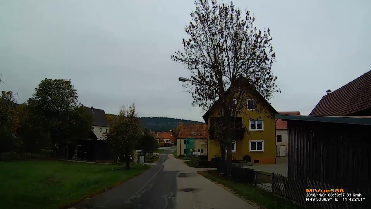 D: Sinnleithen. Gemeinde Edelsfeld. Landkreis Amberg-Sulzbach. Ortsdurchfahrt. November 2018