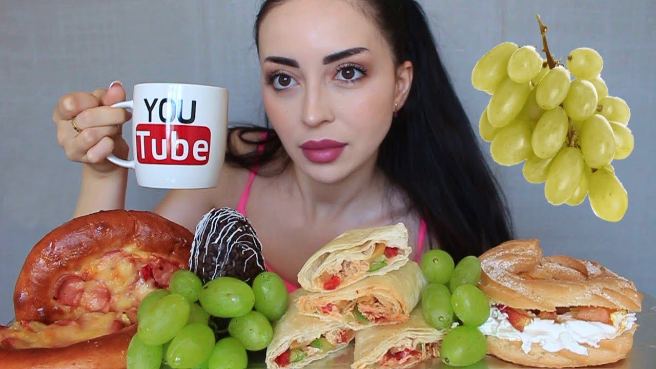 ЗАВИДУЮ СЕМЬЯМ ДРУГИХ 🍇 Мукбанг Ayka Emilly