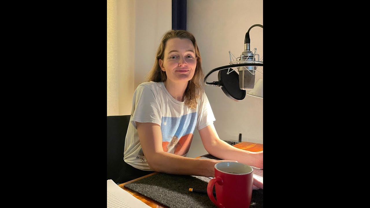Birte Schnöink bei der Aufnahme von »Gras unter meinen Füßen«