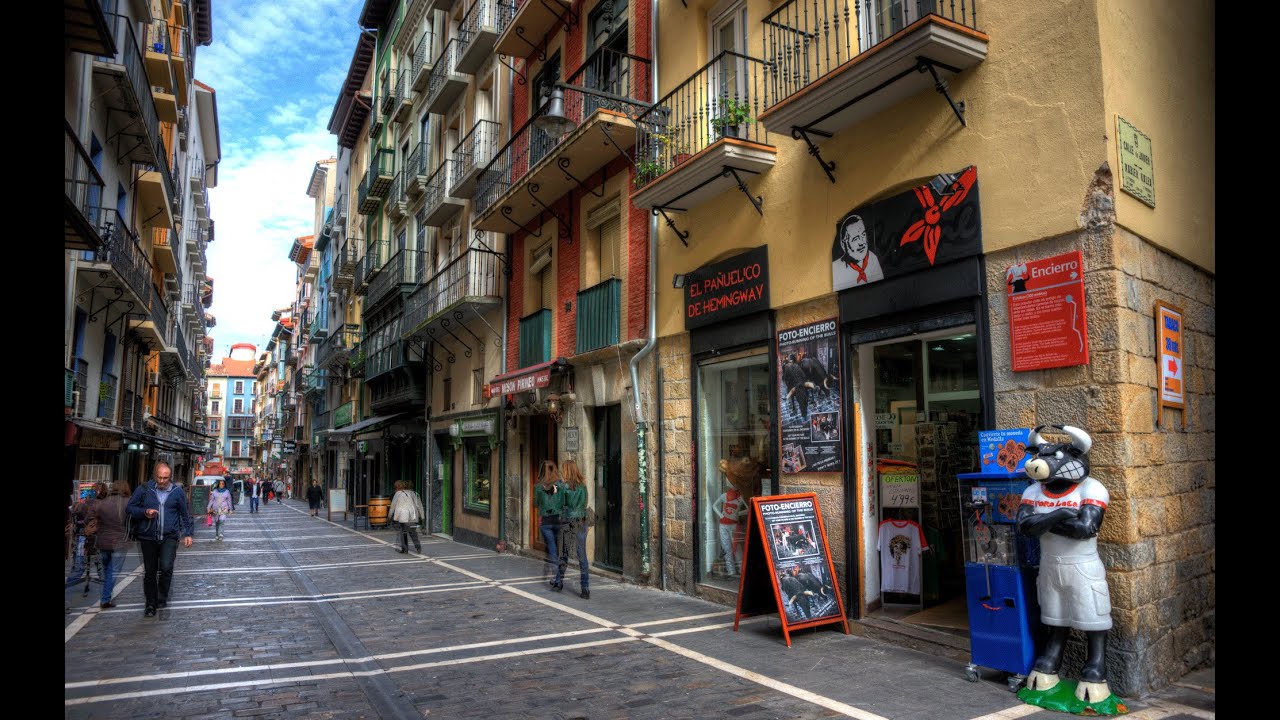 Pamplona  calle de la ESTAFETA y su entorno