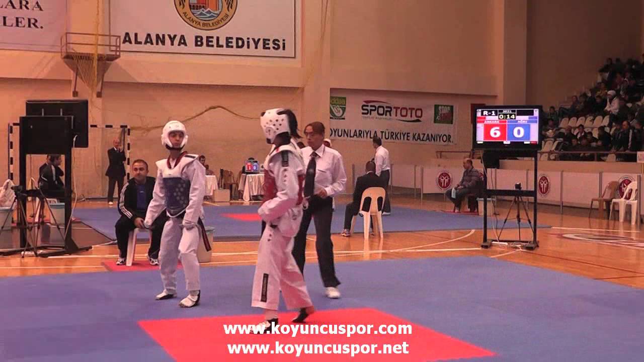49kg Damla Sezgin vs Busra Ozer (Turkish Junior Taekwondo Championships 2012)