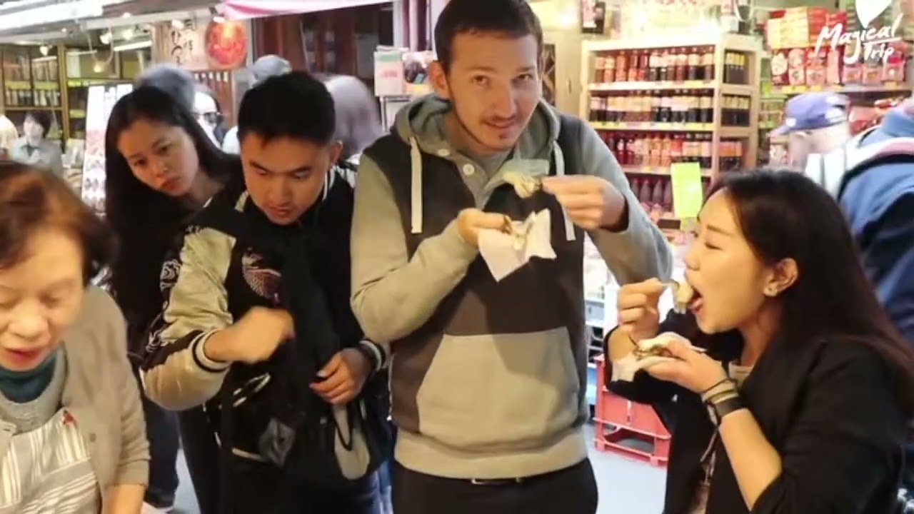 Tsukiji Fish Market Walking Food Tour in Tokyo by MagicalTrip