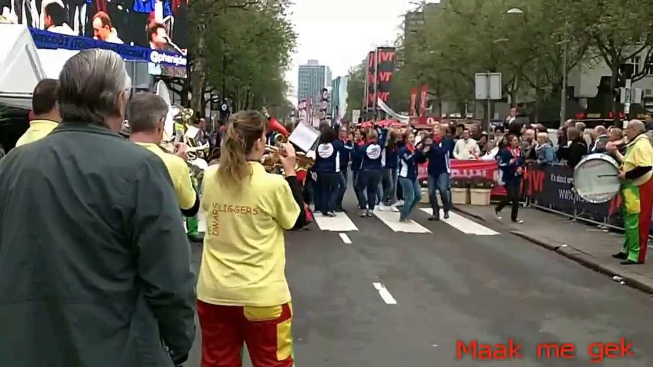 Blaaskapel de Dwarsliggers bij Roparun 2013