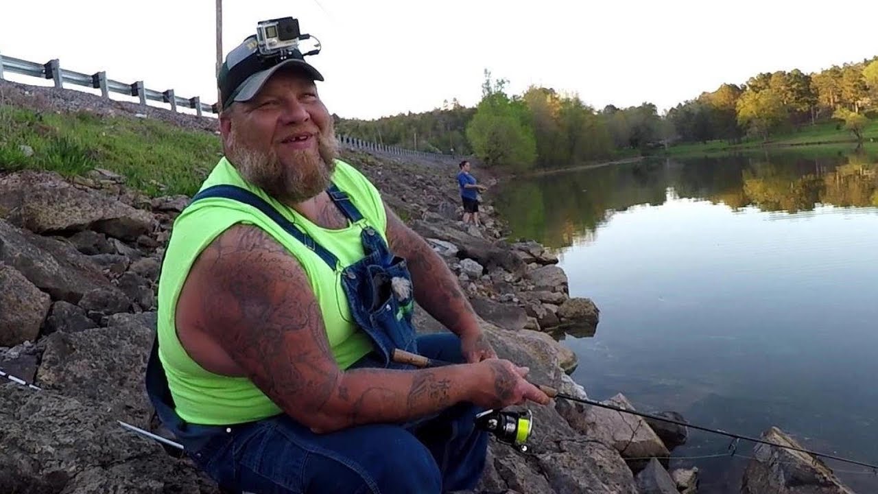 Crappie Fishing From The Bank With The Regular Dude!