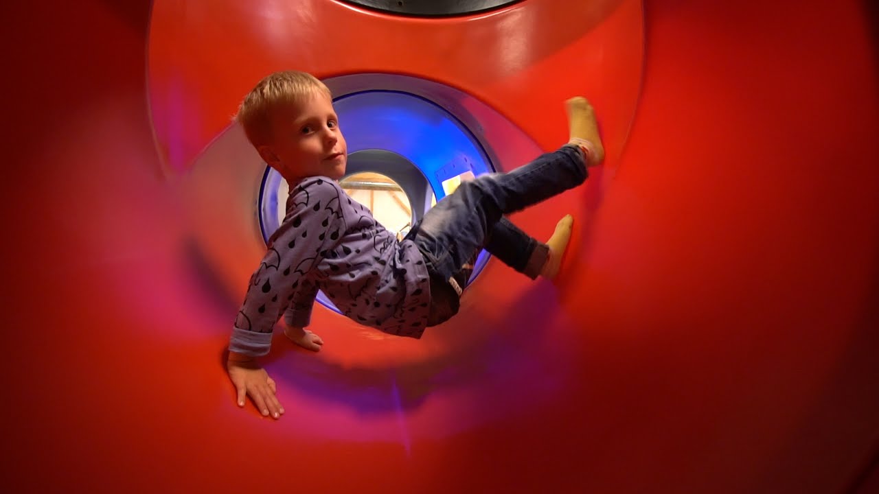 Indoor Playground Fun at Bill o Bulls Lekland (family fun for kids)