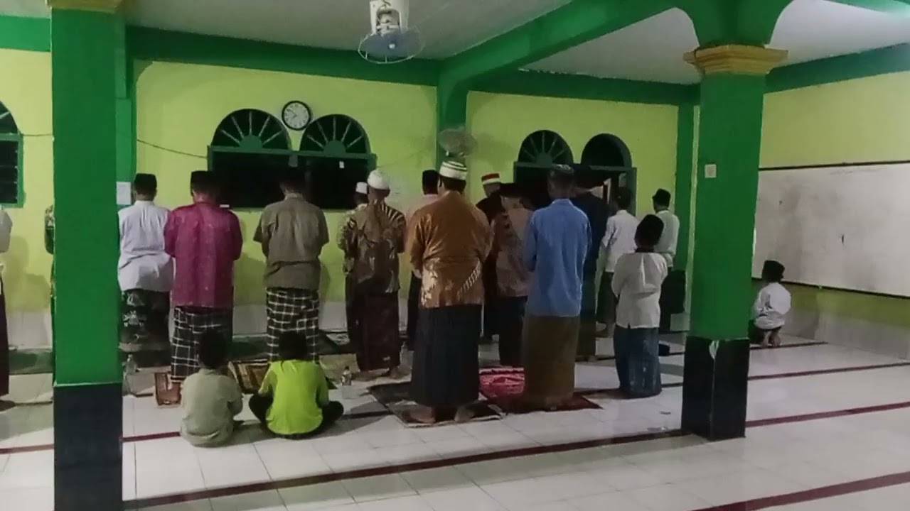 Sholat nisfu Sya'ban 100/50 salam, di ponpes Mamba'ul ulum LA. 2026