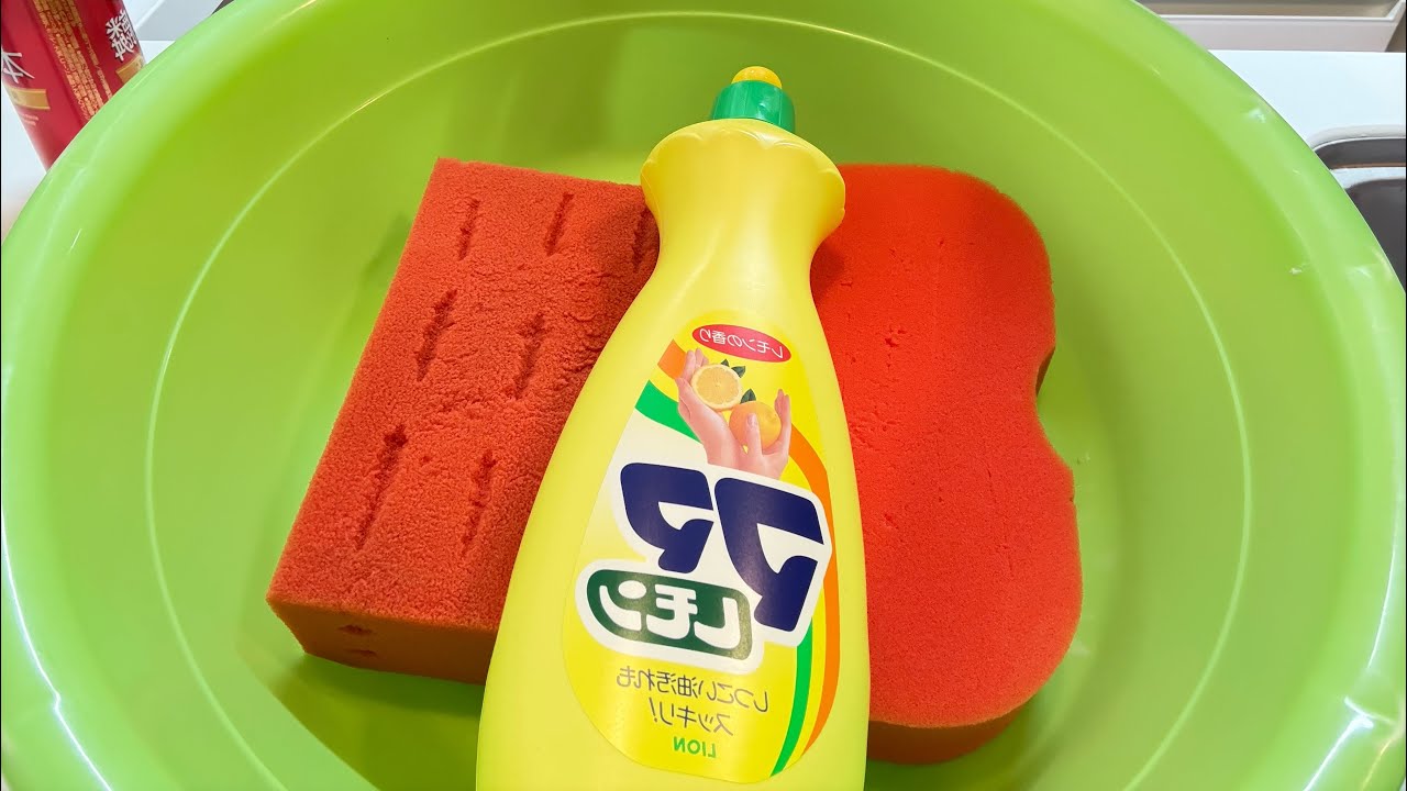 大好き💕ママレモン🍋✖️赤の洗車スポンジで絞るMama Lemon ✖️ Squeeze with a red car wash sponge
