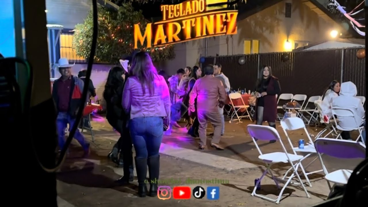 Chilena “La Pichorrita” en vivo Teclado Martinez Con la gente de Ejutla de Crespo Oax.🎹💯💃Fresno CA