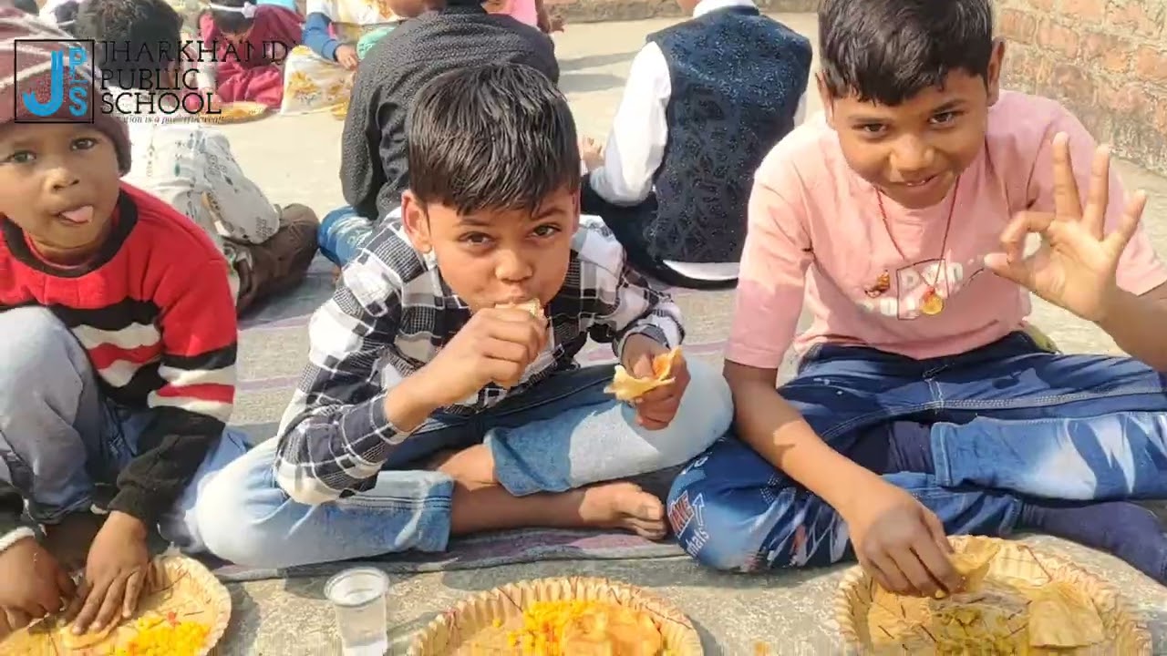 Sarswati puja baal bhoj 😋😋😋 | Jharkhand public school, barharwa | #viral #shorts #trending #school 