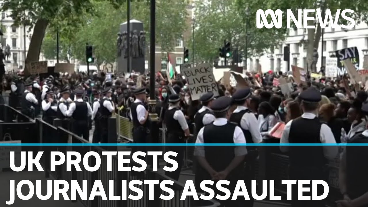 Tens of thousands march in London, two Australian journalists assaulted in protests | ABC News