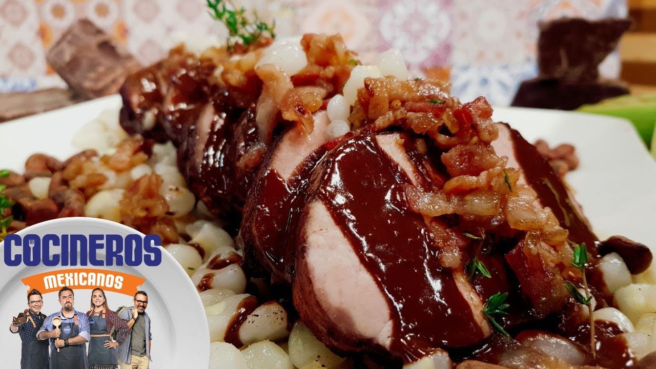 Receta: Lomo de cerdo en salsa de chocolate y maíz asado | Cocineros Mexicanos