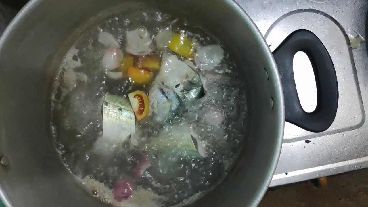 Longed-jaw mackerel ( alumahan ) sinabawan