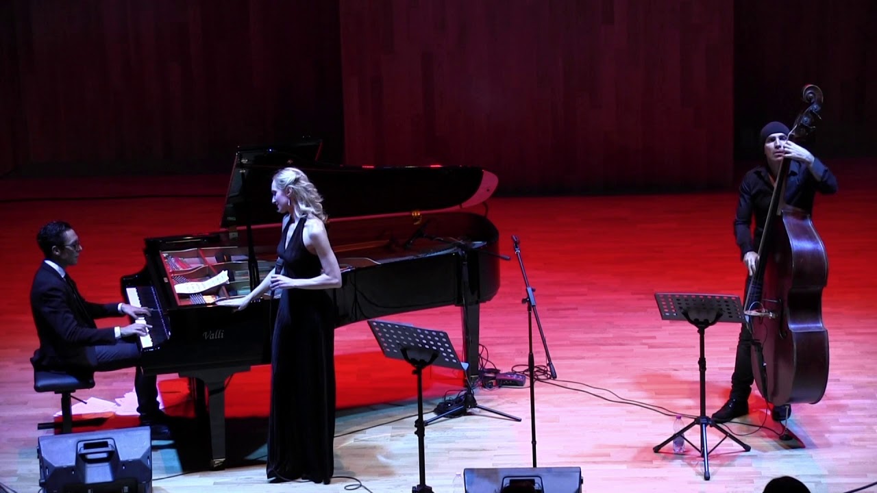 Sophisticated lady (Duke Ellington)Valentina Gullace/Claudio Filippini/Luca Bulgarelli