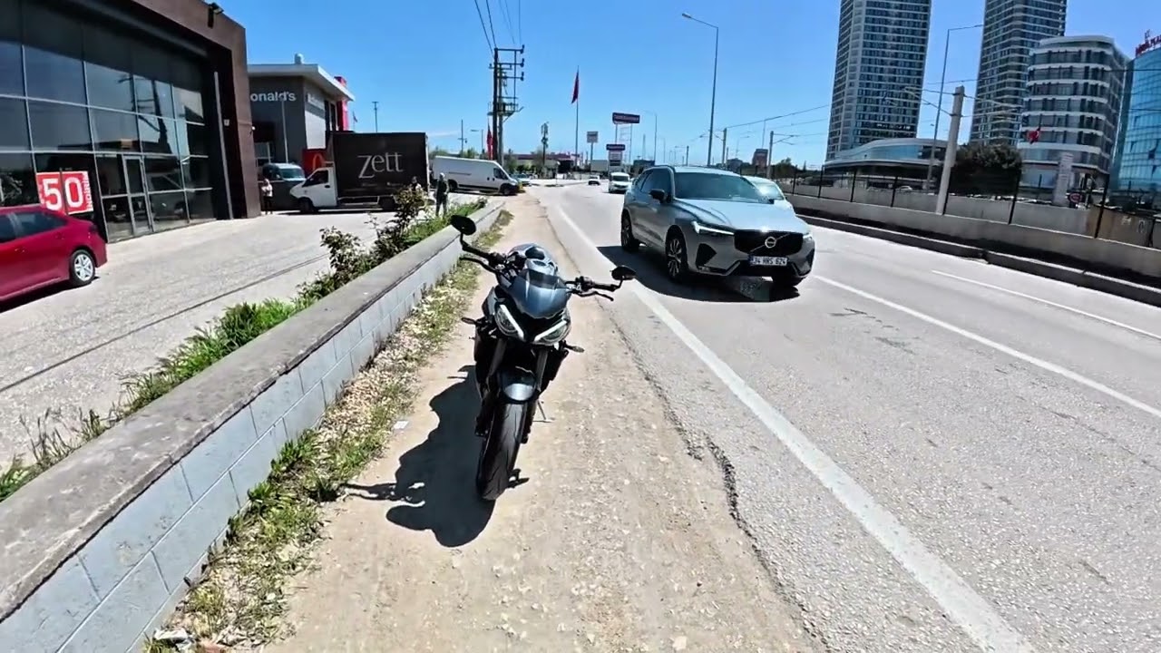 Triumph Street Triple Rs 765 | Triumph Trident 660 beraber gazladık | İnceleme ve yorum.