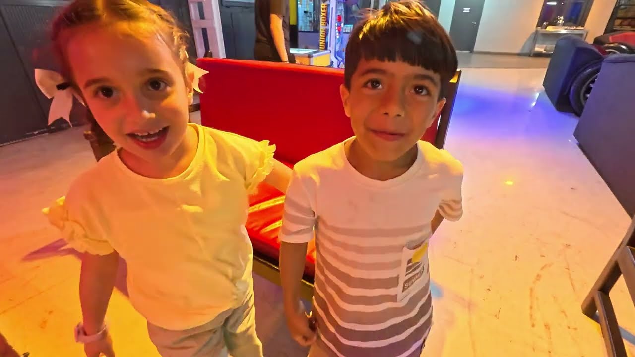 مارية تسوق سيارة لأول مرة 😨رحنا على حلبة سباق السيارات ومارية عملت حوادث فيها 😱 انكسر سنها😭#مارية