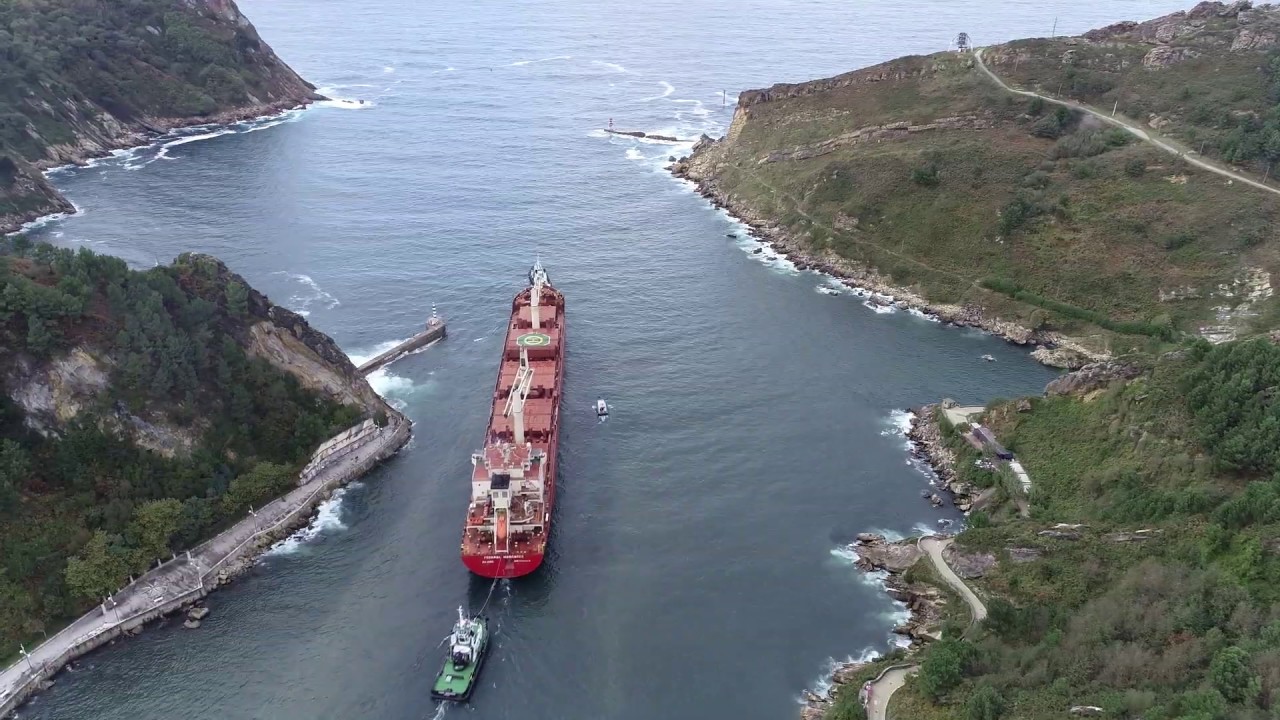 Entrada Federal Margaree en el Puerto de Pasaia
