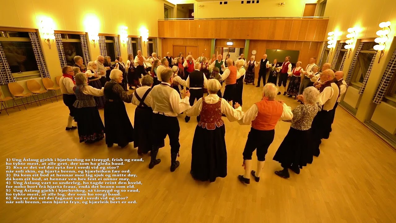 Sangdansen: Ung Åslaug