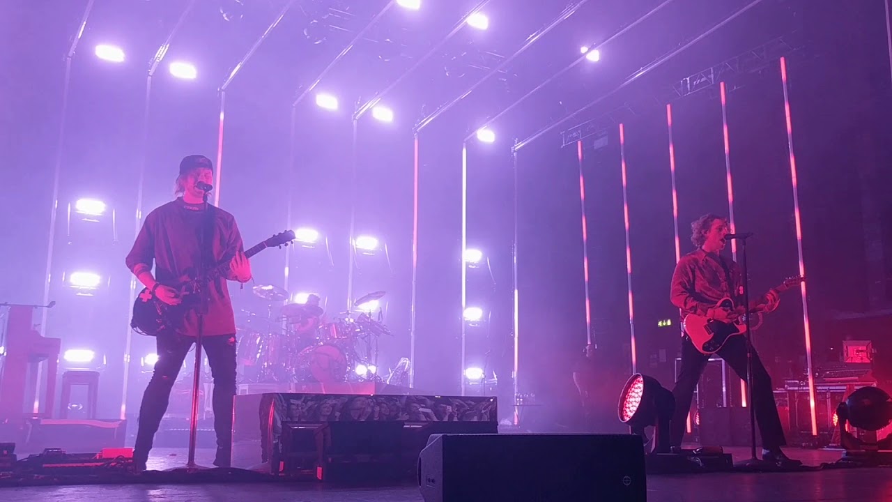 Youngblood - 5 Seconds of Summer (Live @ o2 Apollo, Manchester - 27/10/18)