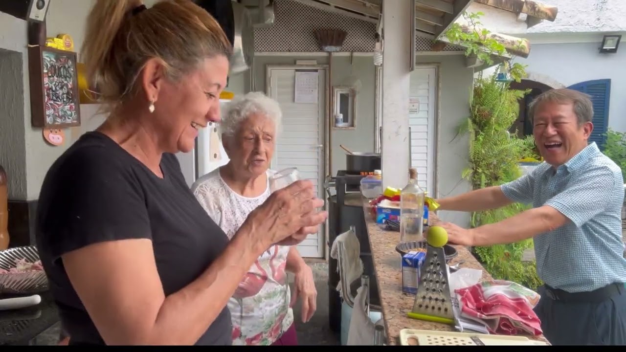 111- KYUNGSOO EXPERIMENTA CACHAÇA + Strogonoff da minha Tia Noêmia e ANIVERSÁRIO DE MEU IRMÃO