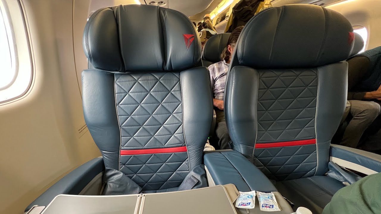 Review: Delta Connection (Skywest) First Class | Embraer 175 | Chicago - New York | DL4095 🛫 🇺🇸📍