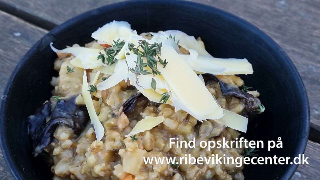 Cremet byg med bacon og tørrede svame - Creamy barley with bacon and dried mushrooms