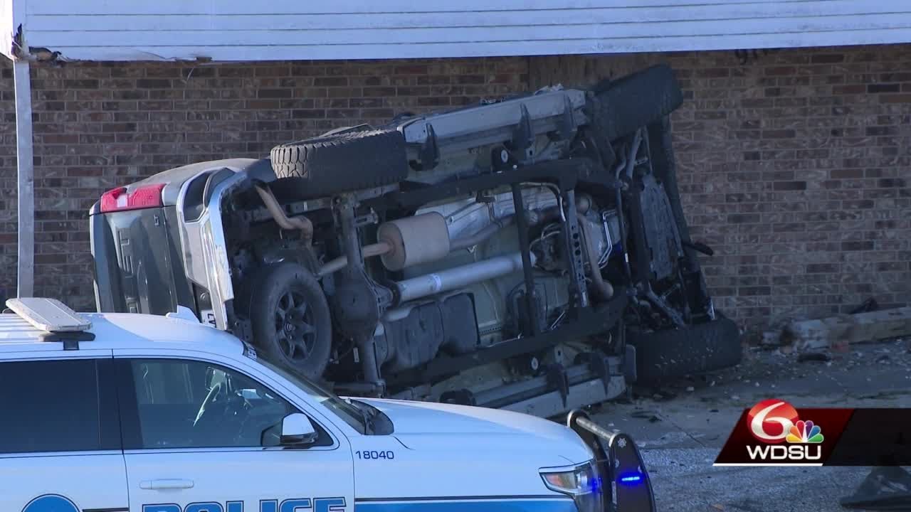 Bus accident injures one in New Orleans