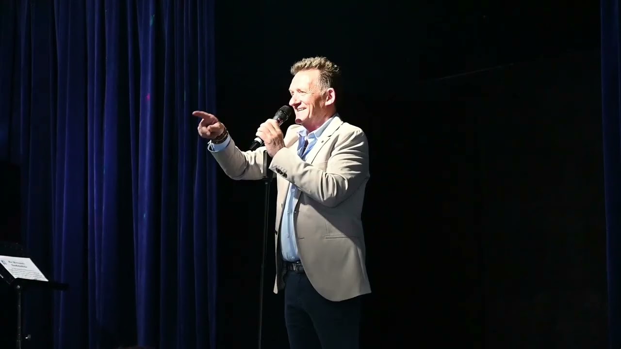 Ludo Driesen in  Buurthuis op 5 5 2025   Volledig optreden